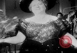 Standbild Karneval Feier Europa, 1952, aus Sekunde 29 historischem Filmmaterial Videoclip 65675056217