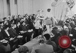 Standbild Sportswear fashion show Vereinigtes Königreich, 1952, aus Sekunde 11 historischem Filmmaterial Videoclip 65675056218