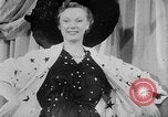 Standbild Sportswear fashion show Vereinigtes Königreich, 1952, aus Sekunde 22 historischem Filmmaterial Videoclip 65675056218