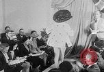 Standbild Sportswear fashion show Vereinigtes Königreich, 1952, aus Sekunde 25 historischem Filmmaterial Videoclip 65675056218