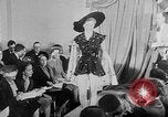 Standbild Sportswear fashion show Vereinigtes Königreich, 1952, aus Sekunde 29 historischem Filmmaterial Videoclip 65675056218