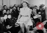 Standbild Sportswear fashion show Vereinigtes Königreich, 1952, aus Sekunde 38 historischem Filmmaterial Videoclip 65675056218