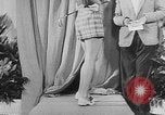 Standbild Sportswear fashion show Vereinigtes Königreich, 1952, aus Sekunde 56 historischem Filmmaterial Videoclip 65675056218