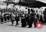 Image l'archevêque Makarios III Athènes Grèce, 1957, de la seconde 20 séquences d'archives historiques vidéo 65675056221