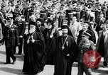 Image l'archevêque Makarios III Athènes Grèce, 1957, de la seconde 23 séquences d'archives historiques vidéo 65675056221