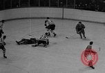 Image Championnat de hockey sur glace Canada, 1957, de la seconde 28 séquences d'archives historiques vidéo 65675056226