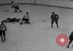 Image Championnat de hockey sur glace Canada, 1957, de la seconde 29 séquences d'archives historiques vidéo 65675056226