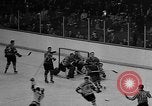 Image Championnat de hockey sur glace Canada, 1957, de la seconde 42 séquences d'archives historiques vidéo 65675056226