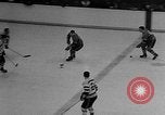 Image Championnat de hockey sur glace Canada, 1957, de la seconde 55 séquences d'archives historiques vidéo 65675056226