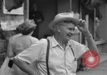 Immagine di Le strade e i negozi della città Ottumwa Iowa USA, 1958, secondo 15 filmato di repertorio 65675056276