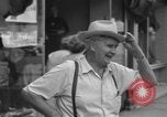 Immagine di Le strade e i negozi della città Ottumwa Iowa USA, 1958, secondo 16 filmato di repertorio 65675056276