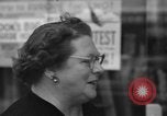 Immagine di Le strade e i negozi della città Ottumwa Iowa USA, 1958, secondo 29 filmato di repertorio 65675056276