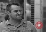 Immagine di Le strade e i negozi della città Ottumwa Iowa USA, 1958, secondo 39 filmato di repertorio 65675056276