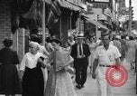 Immagine di Le strade e i negozi della città Ottumwa Iowa USA, 1958, secondo 45 filmato di repertorio 65675056276