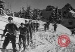 Image première patrouille de ski de l'US Army Mount Rainier Washington USA, 1940, de la seconde 7 séquences d'archives historiques vidéo 65675056282