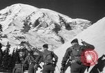 Image première patrouille de ski de l'US Army Mount Rainier Washington USA, 1940, de la seconde 8 séquences d'archives historiques vidéo 65675056282
