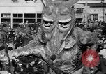 Standbild Weihnachten Prozessionen Hollywood Los Angeles California USA, 1947, aus Sekunde 15 historischem Filmmaterial Videoclip 65675056297