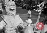 Standbild Weihnachten Prozessionen Hollywood Los Angeles California USA, 1947, aus Sekunde 18 historischem Filmmaterial Videoclip 65675056297