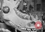 Standbild Weihnachten Prozessionen Hollywood Los Angeles California USA, 1947, aus Sekunde 22 historischem Filmmaterial Videoclip 65675056297