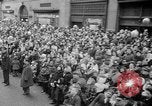 Standbild Weihnachten Prozessionen Hollywood Los Angeles California USA, 1947, aus Sekunde 44 historischem Filmmaterial Videoclip 65675056297