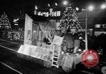 Standbild Weihnachten Prozessionen Hollywood Los Angeles California USA, 1947, aus Sekunde 52 historischem Filmmaterial Videoclip 65675056297