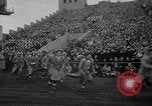 Standbild Armee versus Navy Fußball Philadelphia Pennsylvania USA, 1947, aus Sekunde 45 historischem Filmmaterial Videoclip 65675056298