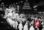 Standbild Weihnachten Prozession United States USA, 1949, aus Sekunde 19 historischem Filmmaterial Videoclip 65675056299