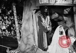 Standbild Weihnachten Prozession United States USA, 1949, aus Sekunde 23 historischem Filmmaterial Videoclip 65675056299