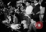 Standbild Weihnachten Prozession United States USA, 1949, aus Sekunde 41 historischem Filmmaterial Videoclip 65675056299