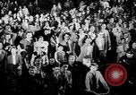 Standbild Weihnachten Prozession United States USA, 1949, aus Sekunde 48 historischem Filmmaterial Videoclip 65675056299