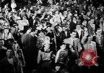 Standbild Weihnachten Prozession United States USA, 1949, aus Sekunde 51 historischem Filmmaterial Videoclip 65675056299