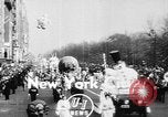 Standbild Weihnachten Prozession United States USA, 1949, aus Sekunde 52 historischem Filmmaterial Videoclip 65675056299
