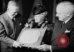Immagine di Generale George C Marshall onorato Washington DC USA, 1949, secondo 8 filmato di repertorio 65675056300