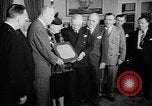 Immagine di Generale George C Marshall onorato Washington DC USA, 1949, secondo 18 filmato di repertorio 65675056300