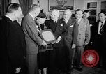 Immagine di Generale George C Marshall onorato Washington DC USA, 1949, secondo 19 filmato di repertorio 65675056300