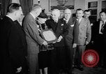 Immagine di Generale George C Marshall onorato Washington DC USA, 1949, secondo 20 filmato di repertorio 65675056300