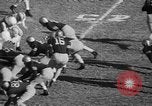 Standbild Fußballspiel Philadelphia Pennsylvania USA, 1949, aus Sekunde 60 historischem Filmmaterial Videoclip 65675056304