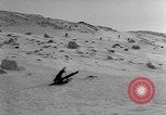 Standbild Ski-Bob Wettbewerb bayerische Zugspitze Deutschland, 1951, aus Sekunde 50 historischem Filmmaterial Videoclip 65675056307
