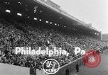Image ouest versus catholique Bok Vocation Tech football Philadelphia Pennsylvania USA, 1951, de la seconde 3 séquences d'archives historiques vidéo 65675056308
