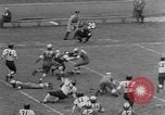Image ouest versus catholique Bok Vocation Tech football Philadelphia Pennsylvania USA, 1951, de la seconde 10 séquences d'archives historiques vidéo 65675056308