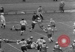 Image ouest versus catholique Bok Vocation Tech football Philadelphia Pennsylvania USA, 1951, de la seconde 11 séquences d'archives historiques vidéo 65675056308