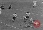 Image ouest versus catholique Bok Vocation Tech football Philadelphia Pennsylvania USA, 1951, de la seconde 17 séquences d'archives historiques vidéo 65675056308