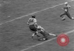 Image ouest versus catholique Bok Vocation Tech football Philadelphia Pennsylvania USA, 1951, de la seconde 53 séquences d'archives historiques vidéo 65675056308