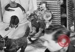 Standbild Kinder träumen von Weihnachten Spielzeug in einem Schaufenster United States USA, 1951, aus Sekunde 52 historischem Filmmaterial Videoclip 65675056310