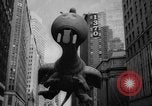 Immagine di Macy's Thanksgiving Day Parade New York City USA, 1964, secondo 17 filmato di repertorio 65675056312