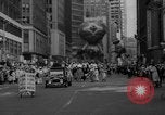Immagine di Macy's Thanksgiving Day Parade New York City USA, 1964, secondo 36 filmato di repertorio 65675056312