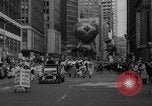 Immagine di Macy's Thanksgiving Day Parade New York City USA, 1964, secondo 37 filmato di repertorio 65675056312