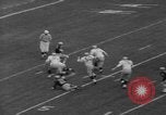 Immagine di 1964 Marina militare dell esercito del gioco del calcio Philadelphia Pennsylvania USA, 1964, secondo 18 filmato di repertorio 65675056313