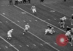 Immagine di 1964 Marina militare dell esercito del gioco del calcio Philadelphia Pennsylvania USA, 1964, secondo 35 filmato di repertorio 65675056313