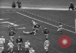 Immagine di 1964 Marina militare dell esercito del gioco del calcio Philadelphia Pennsylvania USA, 1964, secondo 37 filmato di repertorio 65675056313